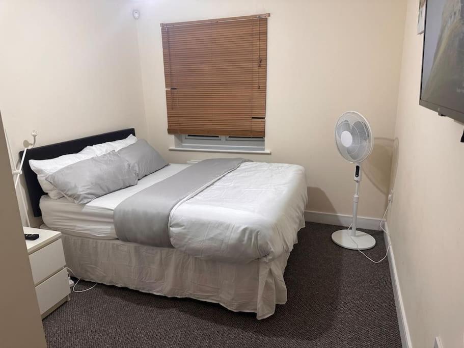 Justalf Facilities-Spacious 2-Bed Apartment In Thamesmead, Greenwich London Exterior photo