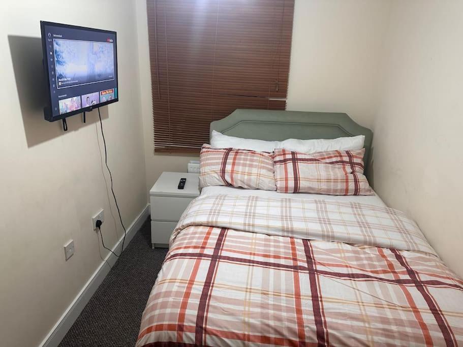 Justalf Facilities-Spacious 2-Bed Apartment In Thamesmead, Greenwich London Exterior photo